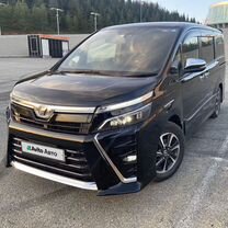 Toyota Voxy 2.0 CVT, 2020, 60 000 км, с пробегом, цена 2 900 000 руб.