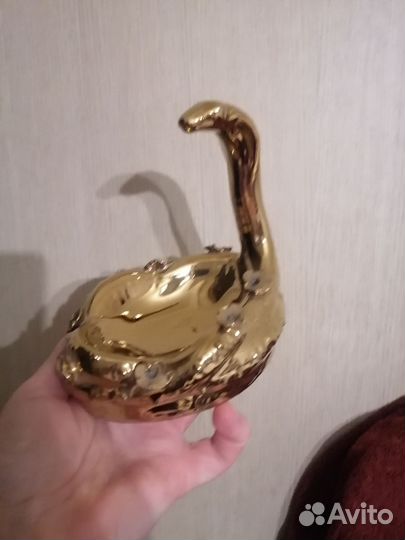 Фарфоровая статуэтка