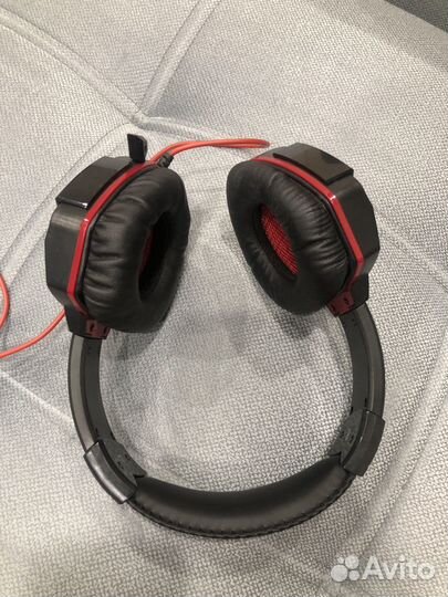 Проводные наушники с микрофоном