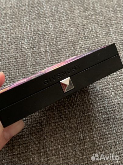 Givenchy румяна