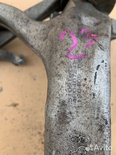 Кулак передний левый Audi А6 C6 3.2 AUK 2004-2008