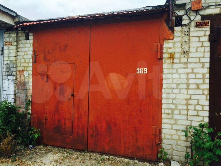 Гараж, > 30 м²