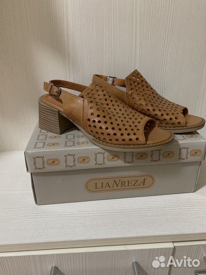 Сандалии натуральная кожа новые