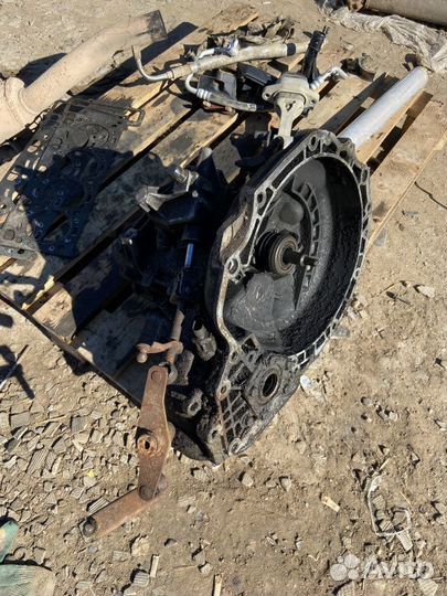 МКПП (механическая коробка переключения передач) C