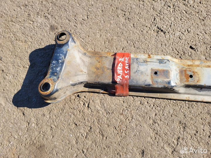 Балка поперечная на Mitsubishi Pajero 3 3.5