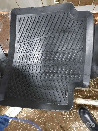 Резиновые коврики solaris