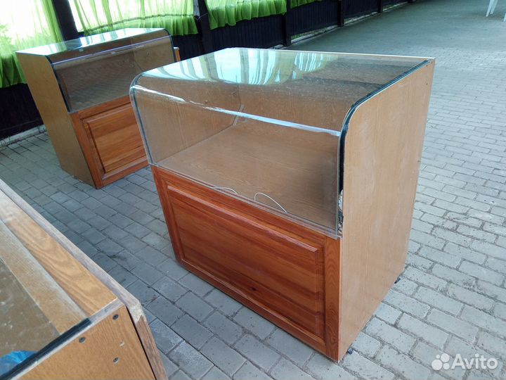 Шкафы витрины