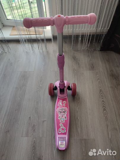 Детский трехколесный самокат
