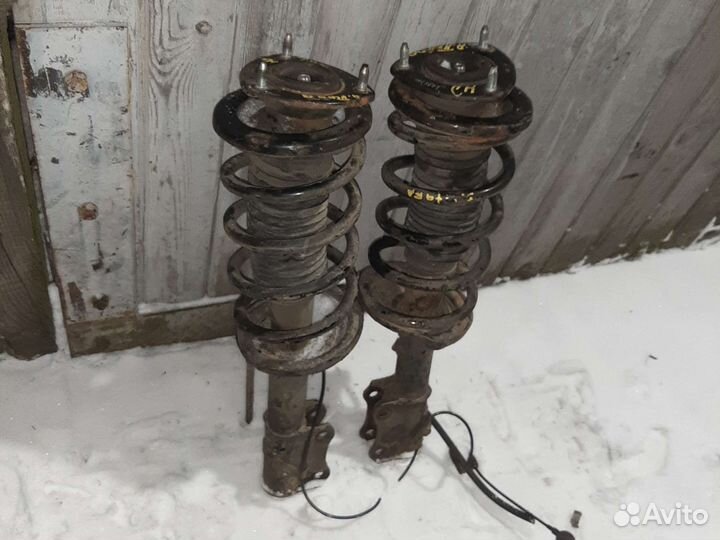 Стойка передняя Сузуки Гранд Витара 3 2008 год