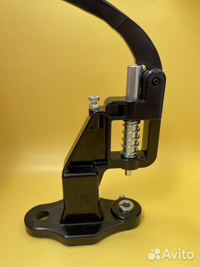 Пресс для установки швейной фурнитуры