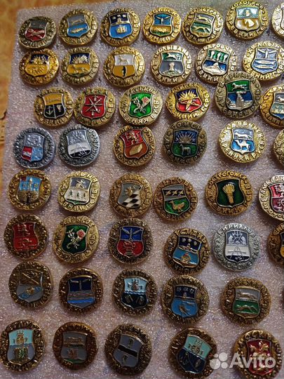 Значки пятачок, гербы городов