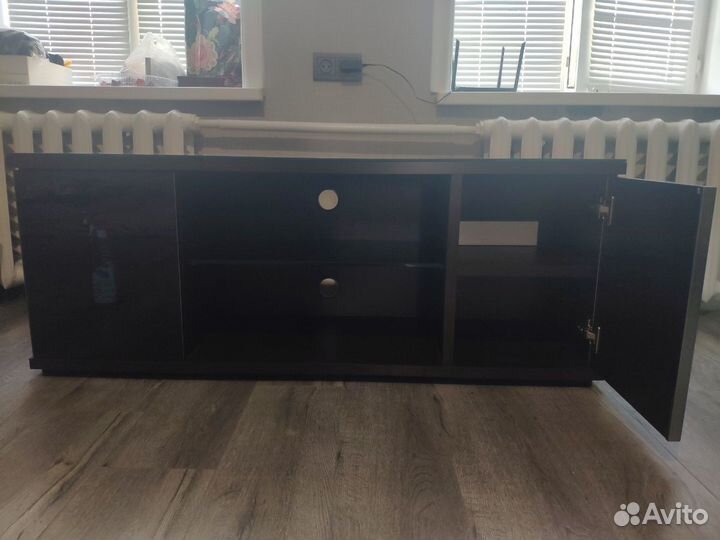 Подставка для телевизора