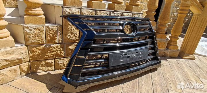 Решётка радиатора Lexus LX570 Black Vision 2018