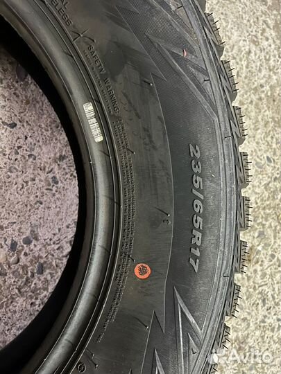 Nexen Winguard Spike WS62 235/65 R17