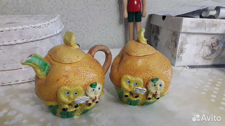 Чайник заварочный и сахарница