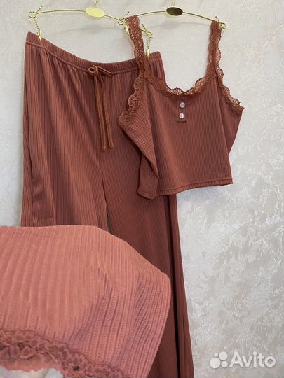 Брючный костюм женский