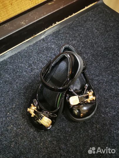 Туфли лаковые для девочки 26р