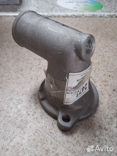 Крышка корпуса термостата змз-406 дв. Волга новая