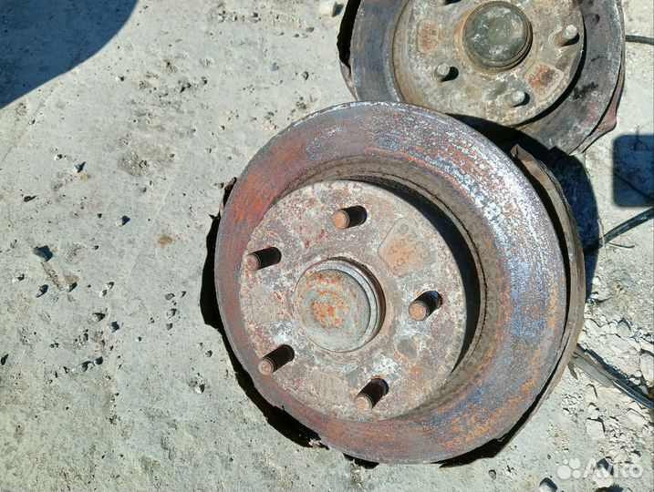 Задняя цапфа mazda 626