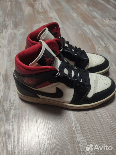 Кроссовки Nike Air Jordan 1