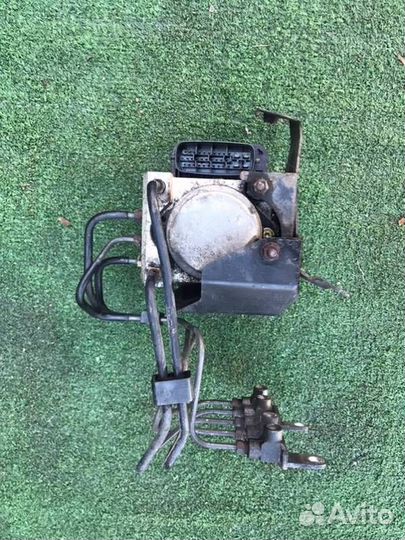 Блок ABS Toyota Hiace KDH201 1kdftv 2011