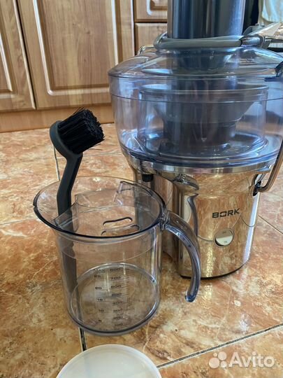 Соковыжималка Bork s400