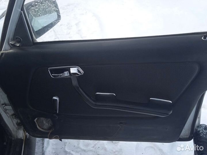Обшивка правой передней двери Mercedes w123