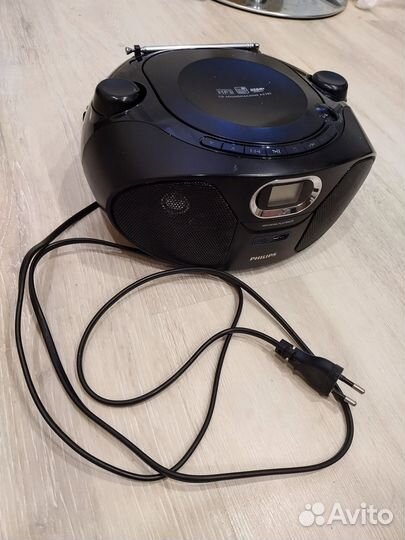 Магнитофон с USB, aux, cd, radio. Philips az385/12