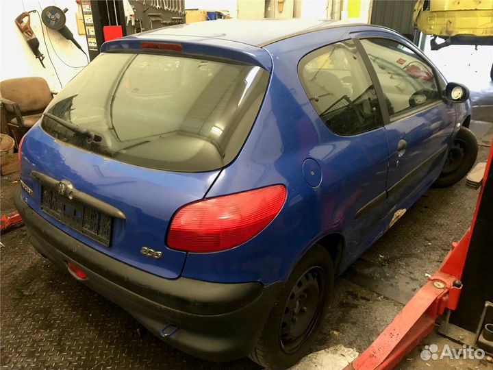 Разбор на запчасти Peugeot 206