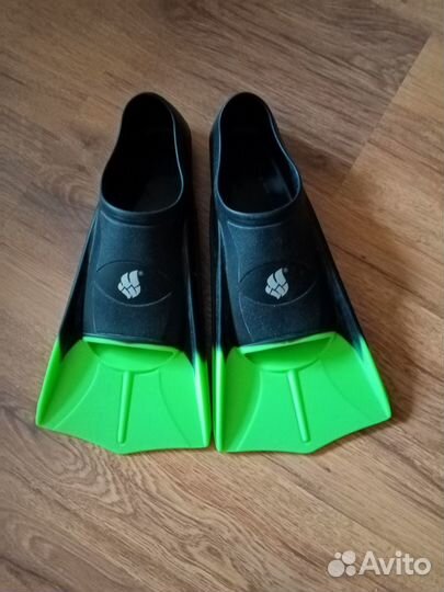 Спортивный инвентарь для тренировок по плаванию