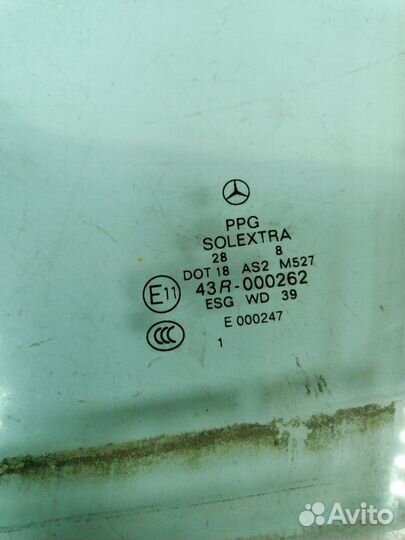 Стекло двери переднее правое Mercedes Benz R
