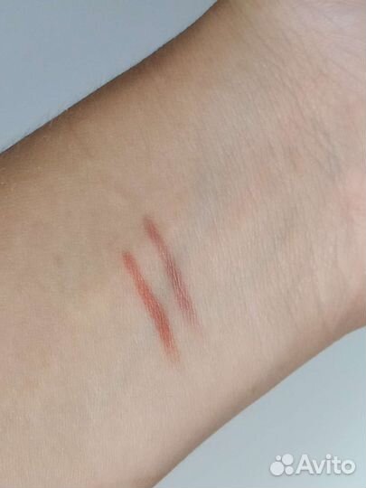 2 помады для губ