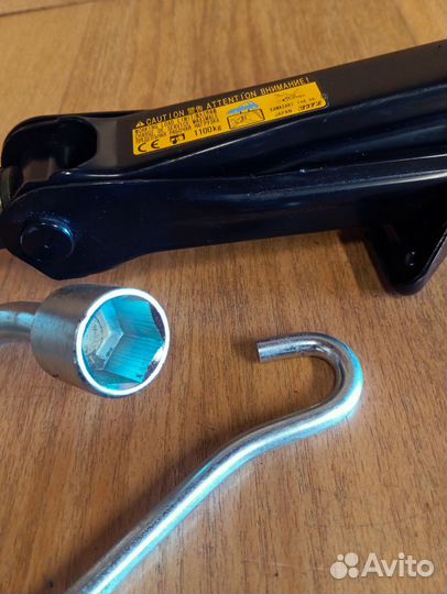 Домкрат. Lexus CT200H. Япония. #1766