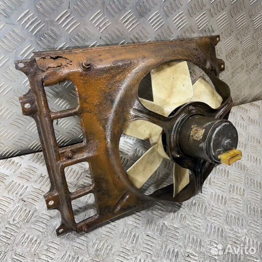 Вентилятор охлаждения радиатора Volkswagen Passat