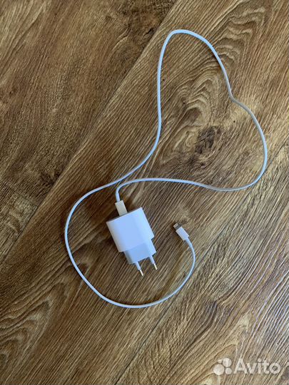 Зарядка на iPhone 20w