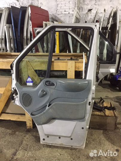 Дверь (водительская) правая передняя на ford trans