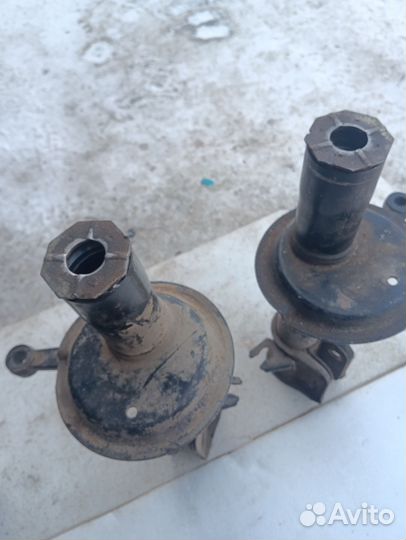 Стаканы стоек Ваз