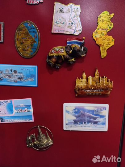 Книга магниты из разных стран
