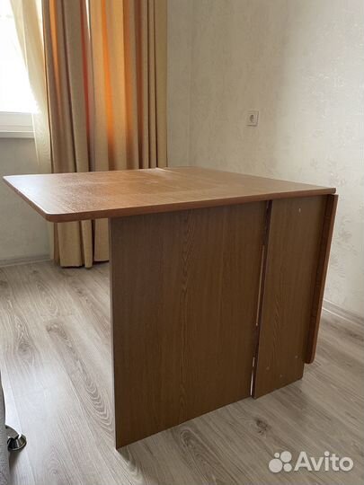 Стол книжка