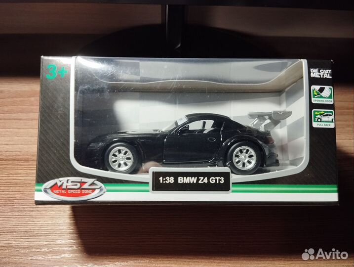 Модель автомобиля BMW Z4 GT3 1:38