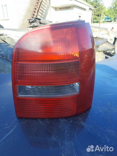 Фонарь правый Audi A4 B5 универсал