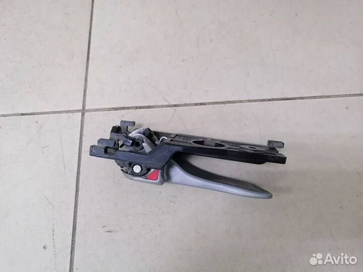 Ручка двери задней внутренняя левая Hyundai Solaris 2010-2017