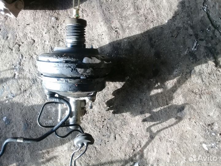 Вакуумный усилитель на ауди А8 кватро