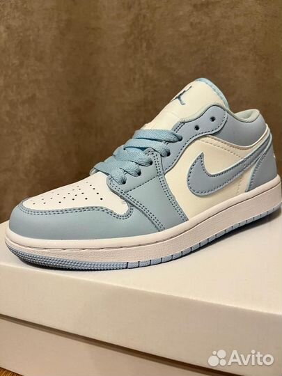 Кроссовки женские Air Jordan 1 Low Ice Blue