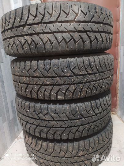 Bridgestone WT17 215/65 R16