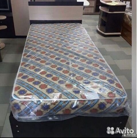 Кровать