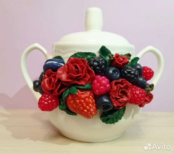 Сахарница с декором