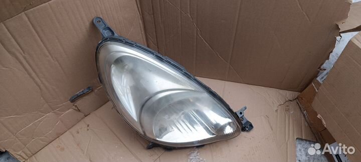 Фары на toyota funcargo