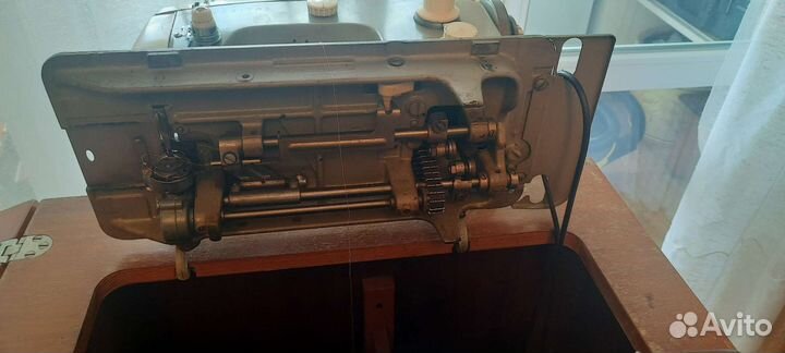 Швейная машина Veritas