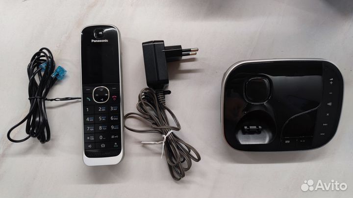 Телефон беспроводной (dect) Panasonic KX-TGJ320RUB